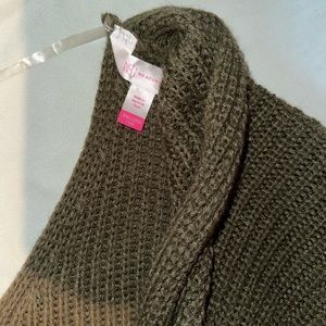 brown/green top